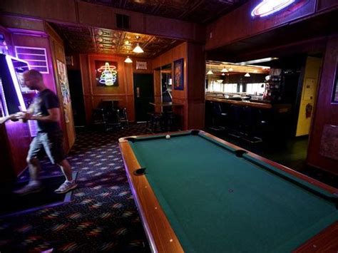 appleton gay bars|Rascals has long been a gay refuge in Appleton .